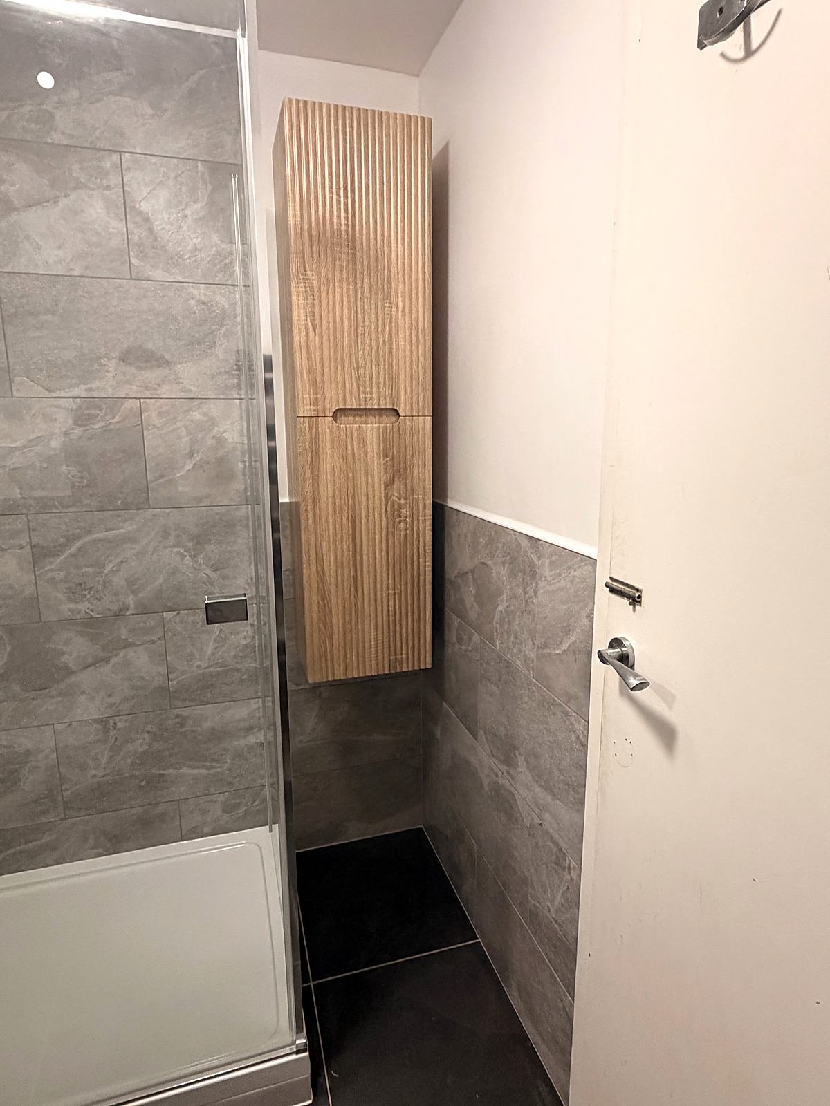 Grey shower room