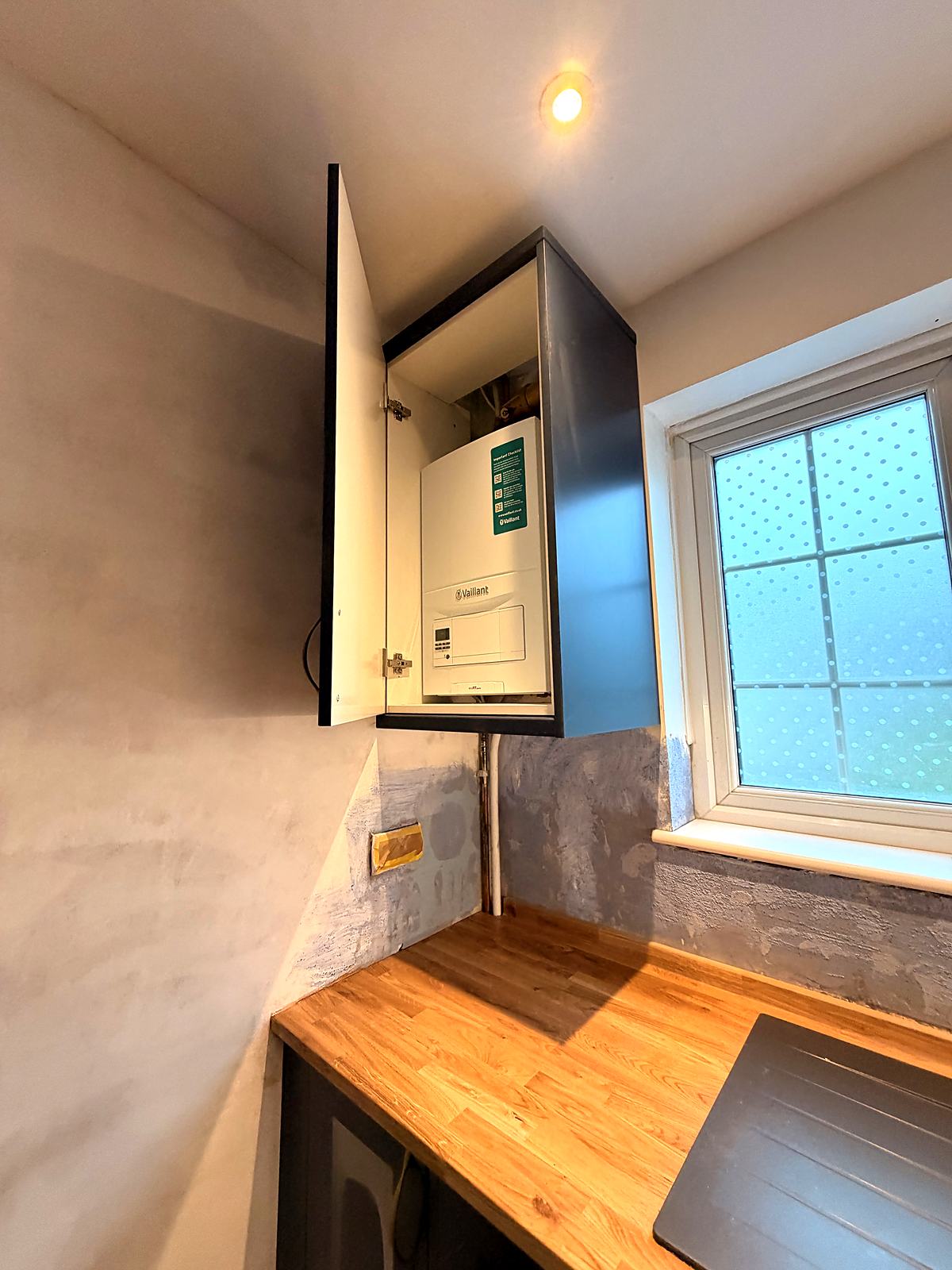 Navy shaker kitchen